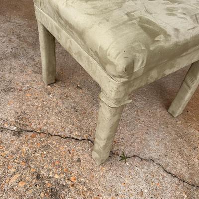 Single accent chair - Needs covering