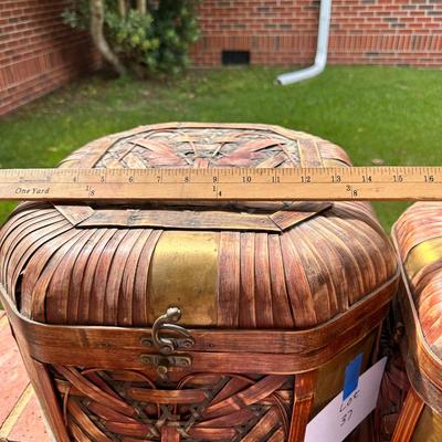 Pair of graduating baskets with lids