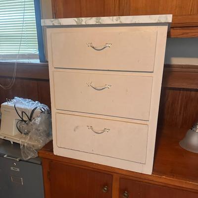 Small 3 drawer chest