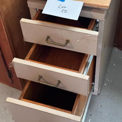 Small, rolling cabinet with drawers
