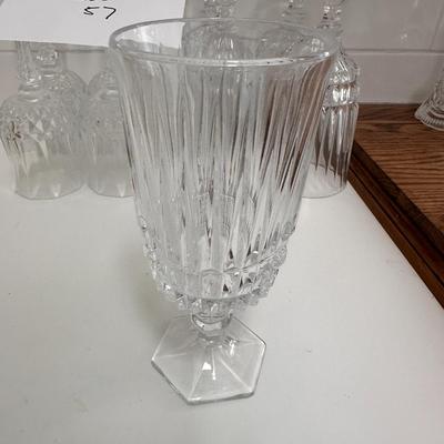2 patterns of crystal glasses 9 total