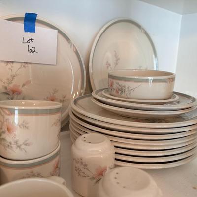 Noritake Keltcraft Misty isle collection china - 66 total pieces