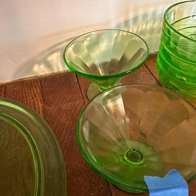 Lot of Green depression glass - Vaseline Uranium glass - 9 pieces
