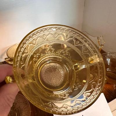 Vintage canary yellow depression glass mixed - 7 pieces