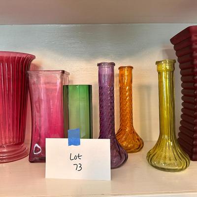 Mixed lot of colored flower vases