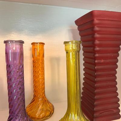 Mixed lot of colored flower vases