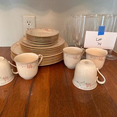 Lenox Metropolitan collection Coral Springs fine china 6 places with glassware