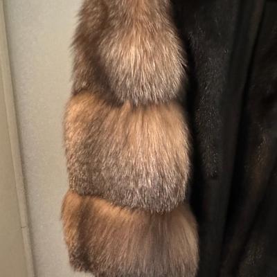 Women's Fur Coat - See pictures for measurements