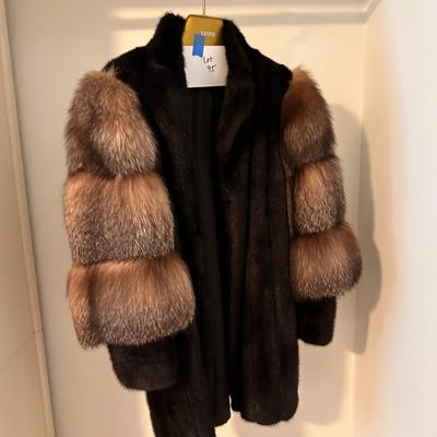 Women's Fur Coat - See pictures for measurements