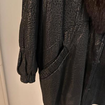 Women’s oversized leather jacket with Fur Collar - J. Peroy for Marvin Richards