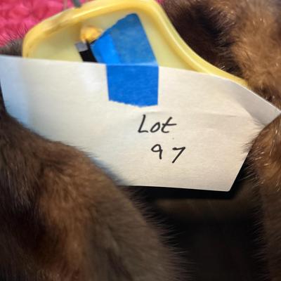 Women’s fur jacket - See photos for measurements