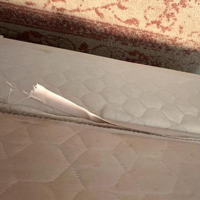 Hollander Sleep Products King bed - Mattress, box springs, bed frame, and Headboard