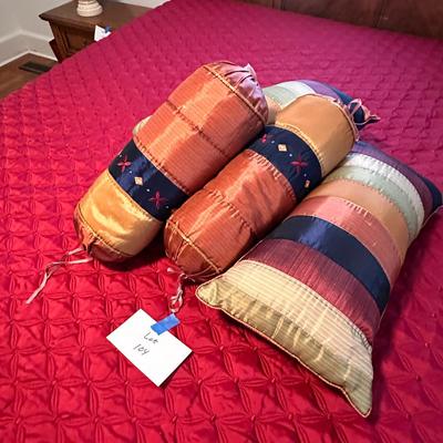 JC Penny Home Collection - King comforter and throw pillows