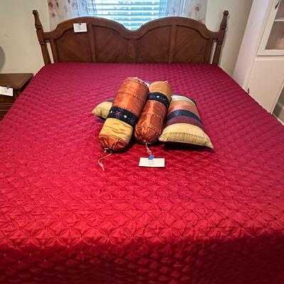 JC Penny Home Collection - King comforter and throw pillows