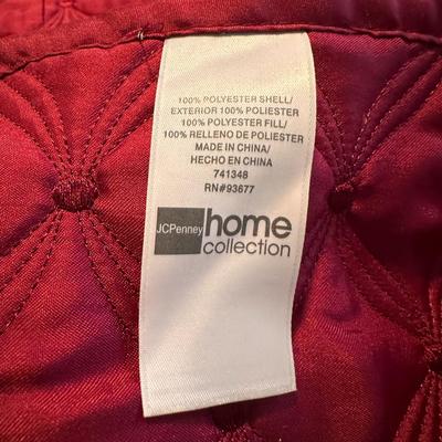 JC Penny Home Collection - King comforter and throw pillows