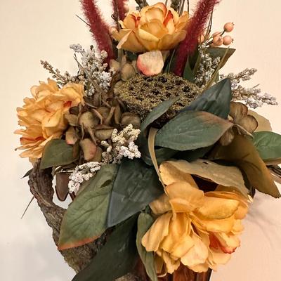 Decorative wall planter 1 of 2