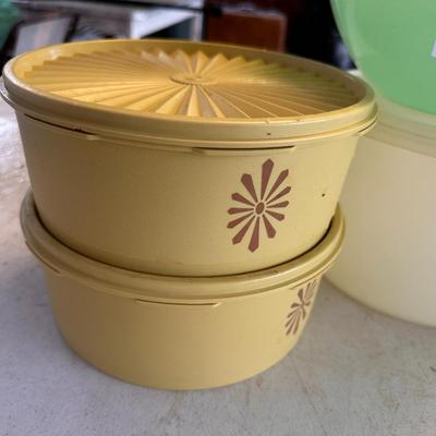 Mixed lot of Vintage Tupperware