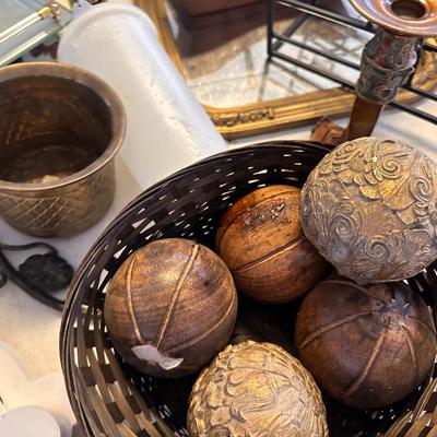 Mixed decor Table lot - All for one money