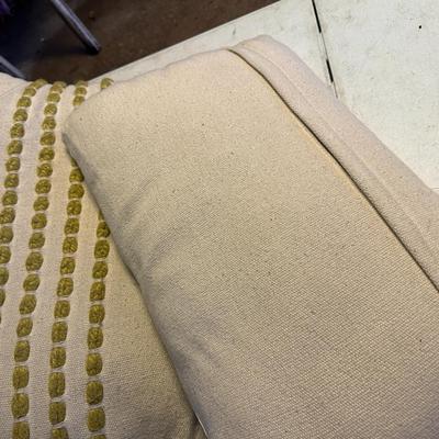 Lot of 3 Decorative Pillows