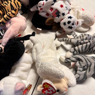 Huge lot of Beanie babies
