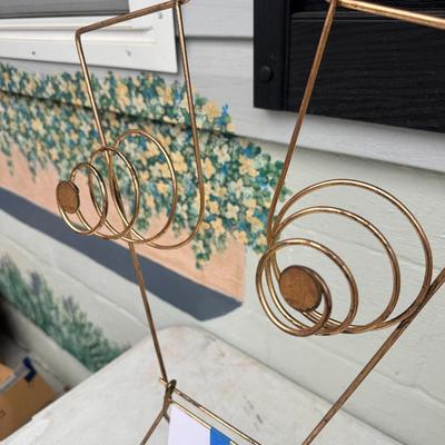 Vintage Mid Century wire Retail display form