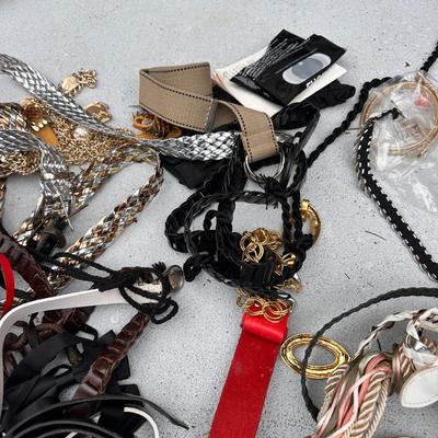 Women’s belt and misc accessories lot
