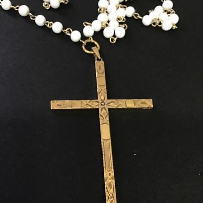 Beautiful vintage, large gold tone, cross pendant, glass, white milk glass necklace