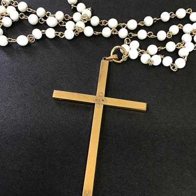 Beautiful vintage, large gold tone, cross pendant, glass, white milk glass necklace