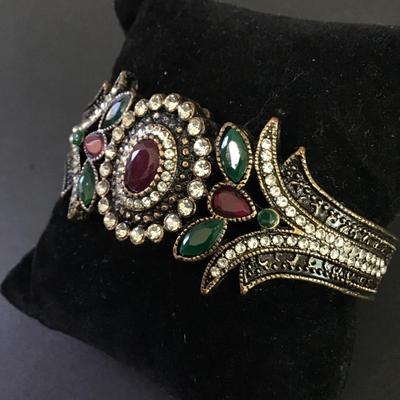 Beautiful, antique bronze, toned rhinestone hinged bracelet
