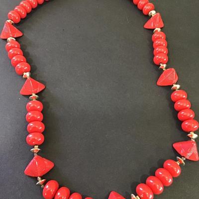 Cool vintage Cherry, red triangle bead necklace