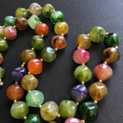 Multicolored bead vintage necklace
