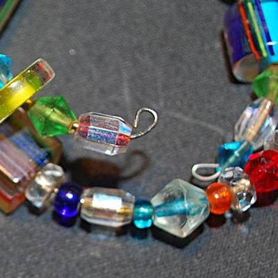 Tight Wire Acrylic Multicolor Bead Bracelet 2" Circumference