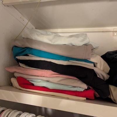 Assortment Of Men's Casual Pants & Shorts Most Are Size Medium & Pants 38