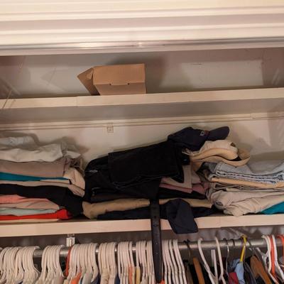 Assortment Of Men's Casual Pants & Shorts Most Are Size Medium & Pants 38
