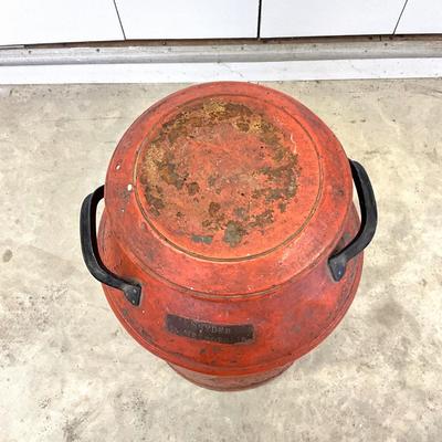 Sale Photo Thumbnail #1039: J.M.Snyder Boonesboro, MD
Measurements:
23" in height, 13" in diameter