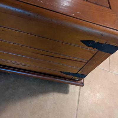 Wooden Coffee Table Chest With Key & Metal Corners