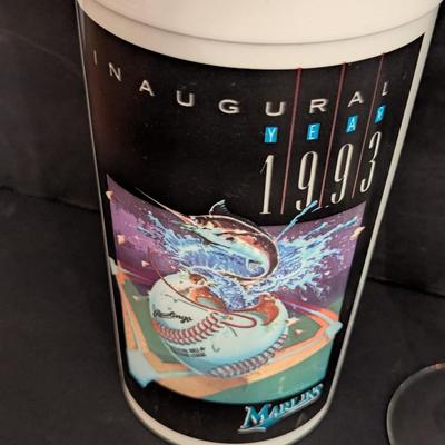 Vintage Memorabilia Cups Mugs & Acura Can Holder
