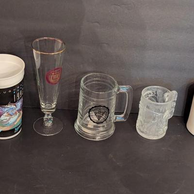 Vintage Memorabilia Cups Mugs & Acura Can Holder