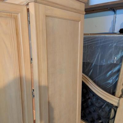 Wooden Wardrobe Cabinet