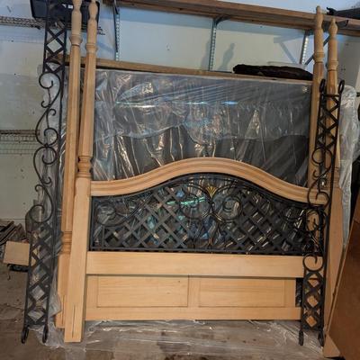 Wooden 4 Post Bed With Mattress & Box Spring