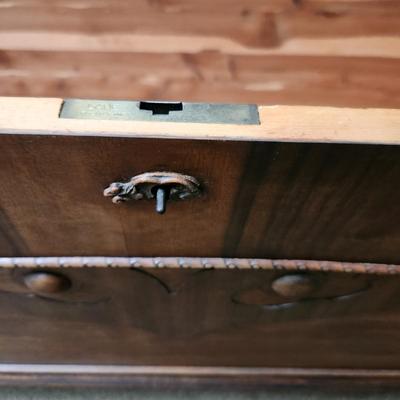 Large Lane Cedar Chest