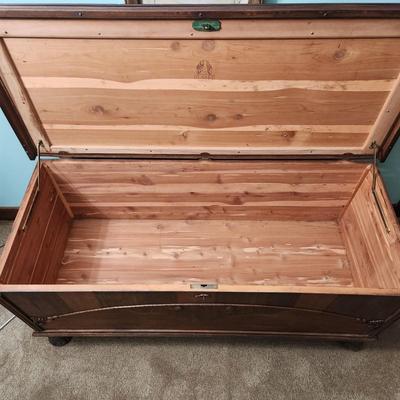 Large Lane Cedar Chest