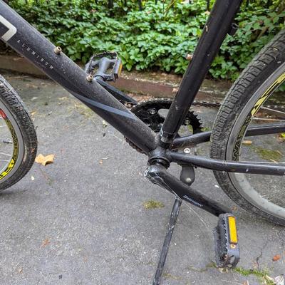 Schwinn Hybrid Avenue Bike