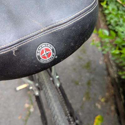 Schwinn Hybrid Avenue Bike