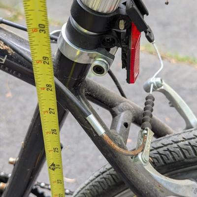 Schwinn Hybrid Avenue Bike