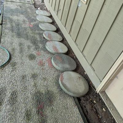 7- 18" Round Pavers
