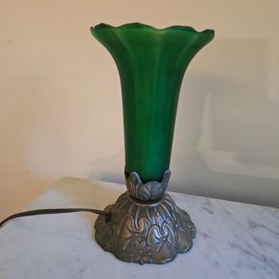 Meyda Pond Lily Green Glass lamp