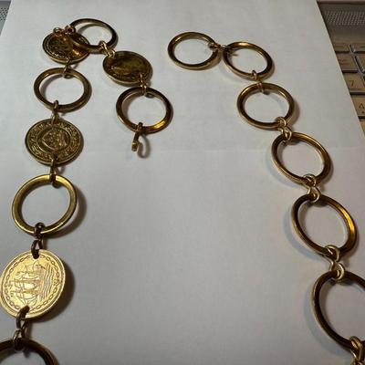 VINTAGE GOLD-TONED METAL FASHION BELT 36" LONG IN GOOD PREOWNED FROM AN ESTATE AS PICTURED.