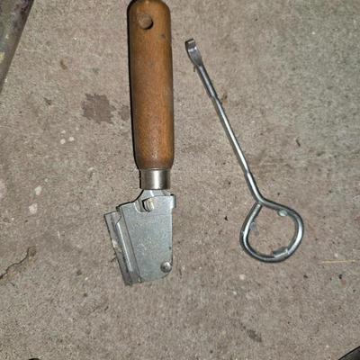 Drywall & Masonry Tools – Caulk Gun, Trowels, Knives & More