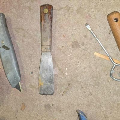 Drywall & Masonry Tools – Caulk Gun, Trowels, Knives & More